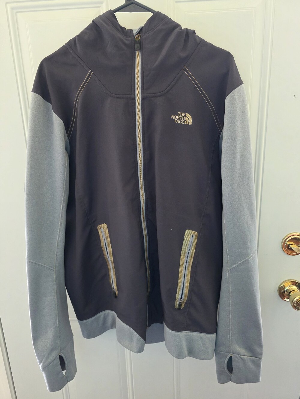 The North Face Two-Tone Hooded Zip Jacket - Black & Gold Size Medium